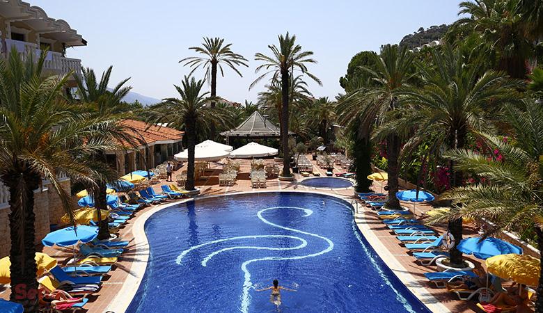 Flamingo Hotel & Spa