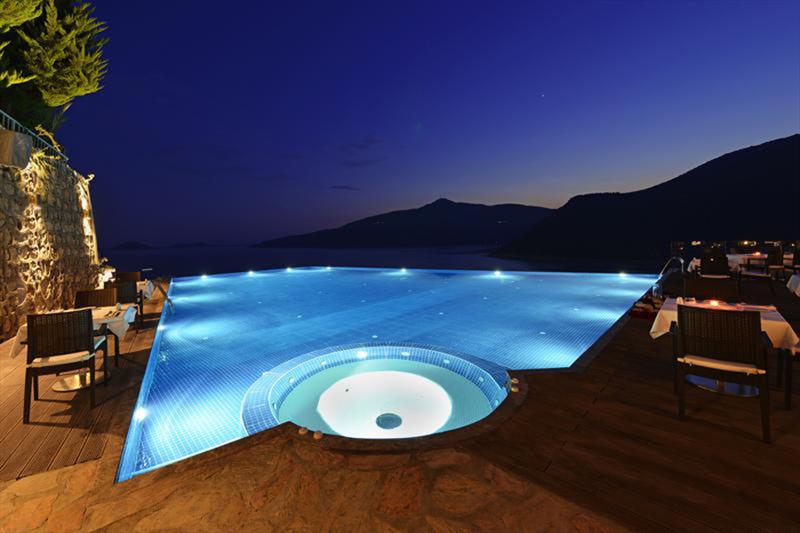 Kalamar Hotel (+7)
