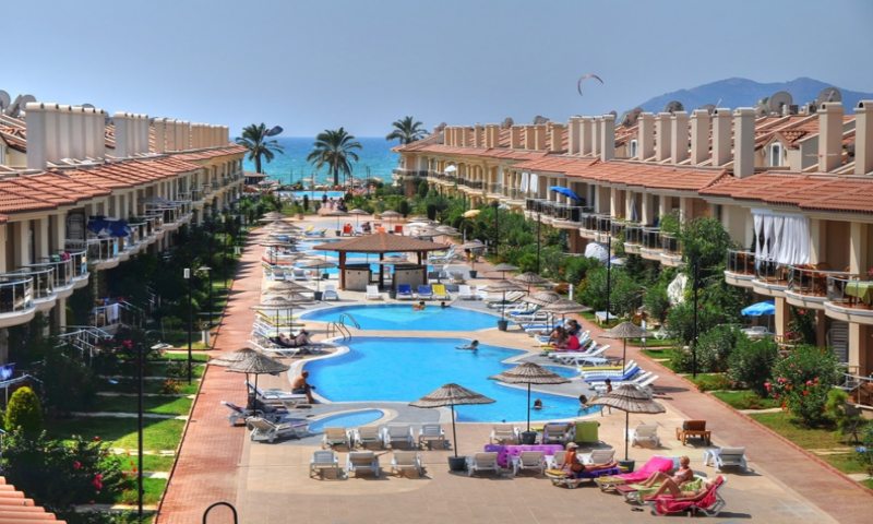 Sunset Beach Resort Aqua Lettings Plaj ve Havuz 2