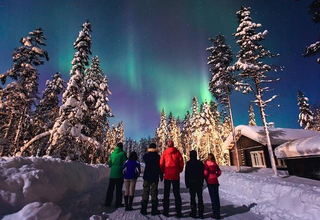 Lapland Noel Babanın Evi Buzkıran Gemisi ve Treehouse Konaklama SE