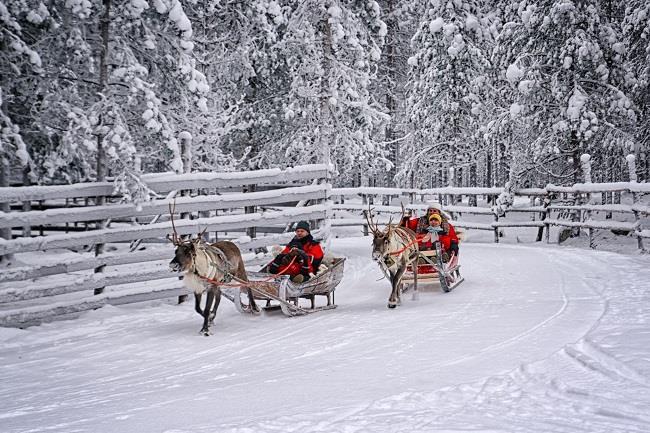 Lapland Noel Babanın Evi Buzkıran Gemisi ve Igloo Konaklama SE